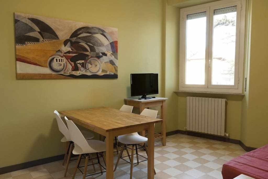 Ospitaci Appartamenti Viale Mezzetti 폴리뇨 외부 사진